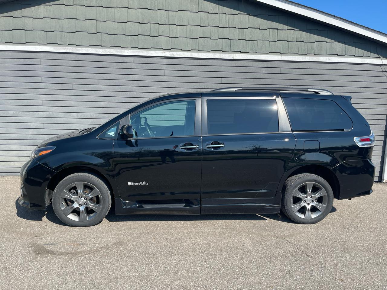 Toyota Sienna 5dr 8-Pass Van SE Premium  FWD (Natl) 2015