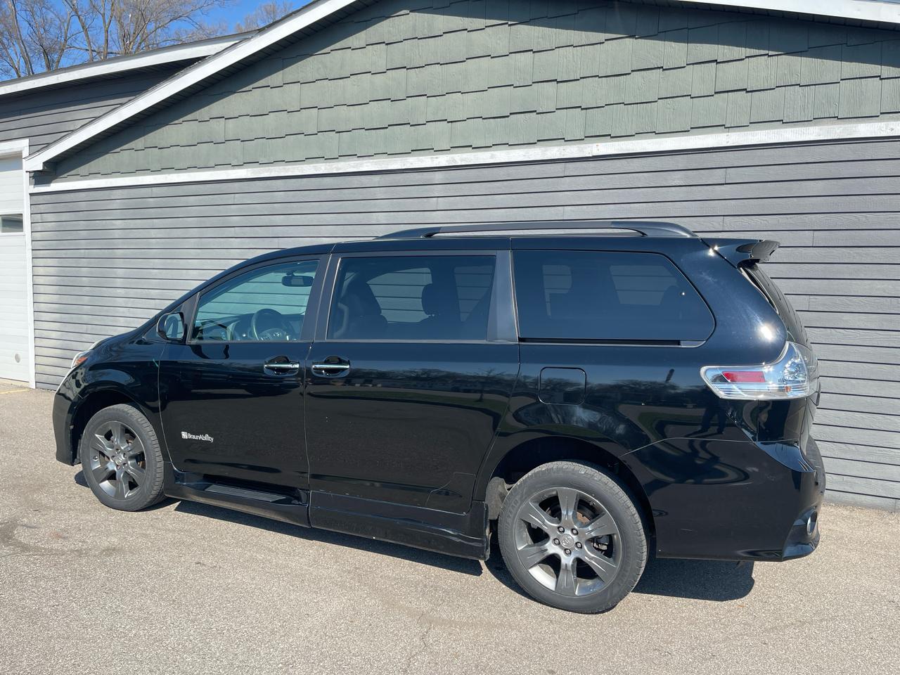 Toyota Sienna 5dr 8-Pass Van SE Premium  FWD (Natl) 2015