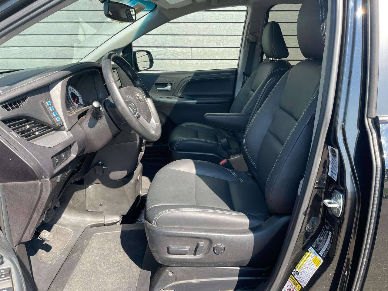 Toyota Sienna 5dr 8-Pass Van SE Premium  FWD (Natl) 2015