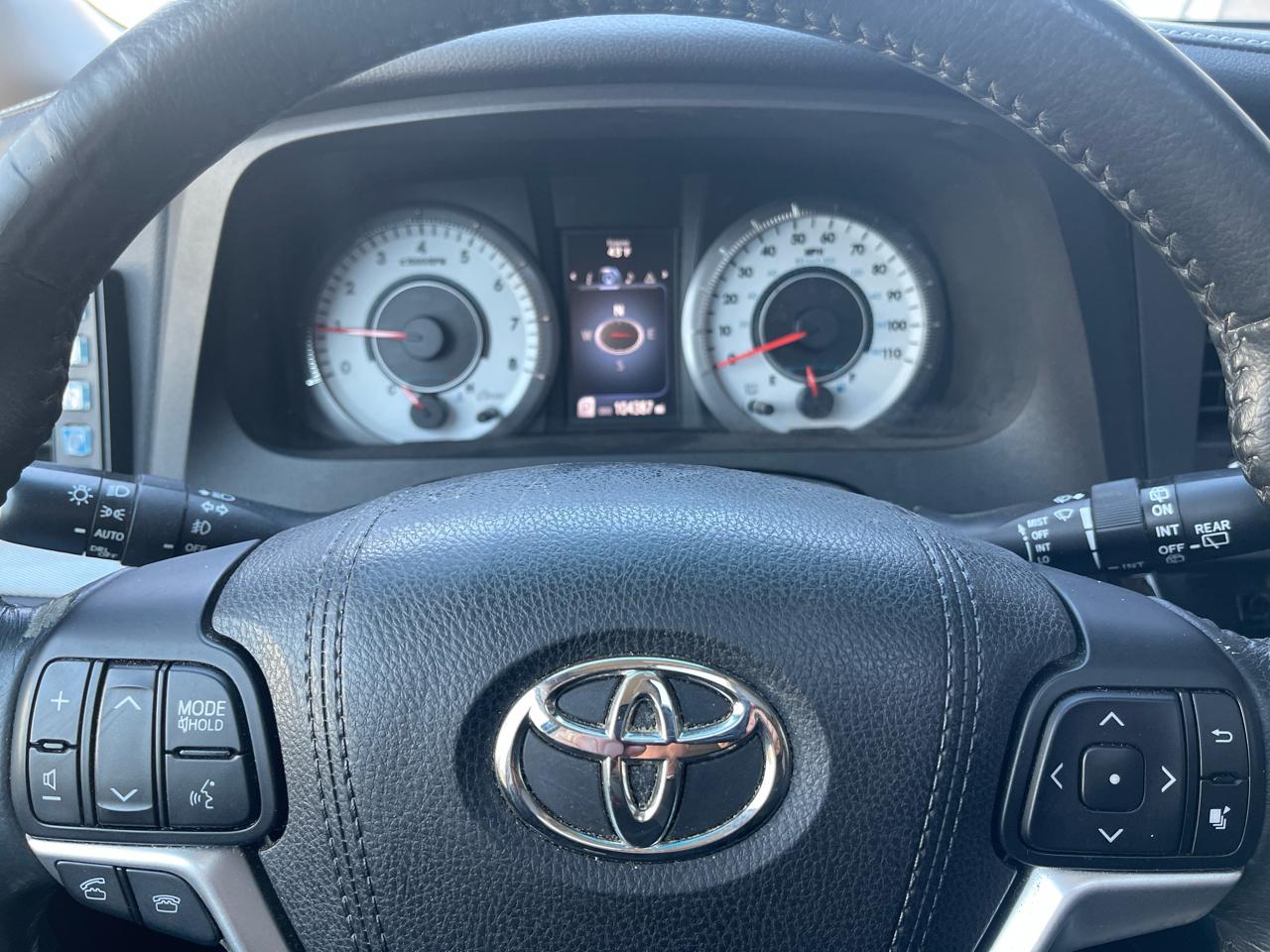 Toyota Sienna 5dr 8-Pass Van SE Premium  FWD (Natl) 2015