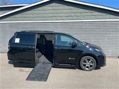 2015 Toyota Sienna 