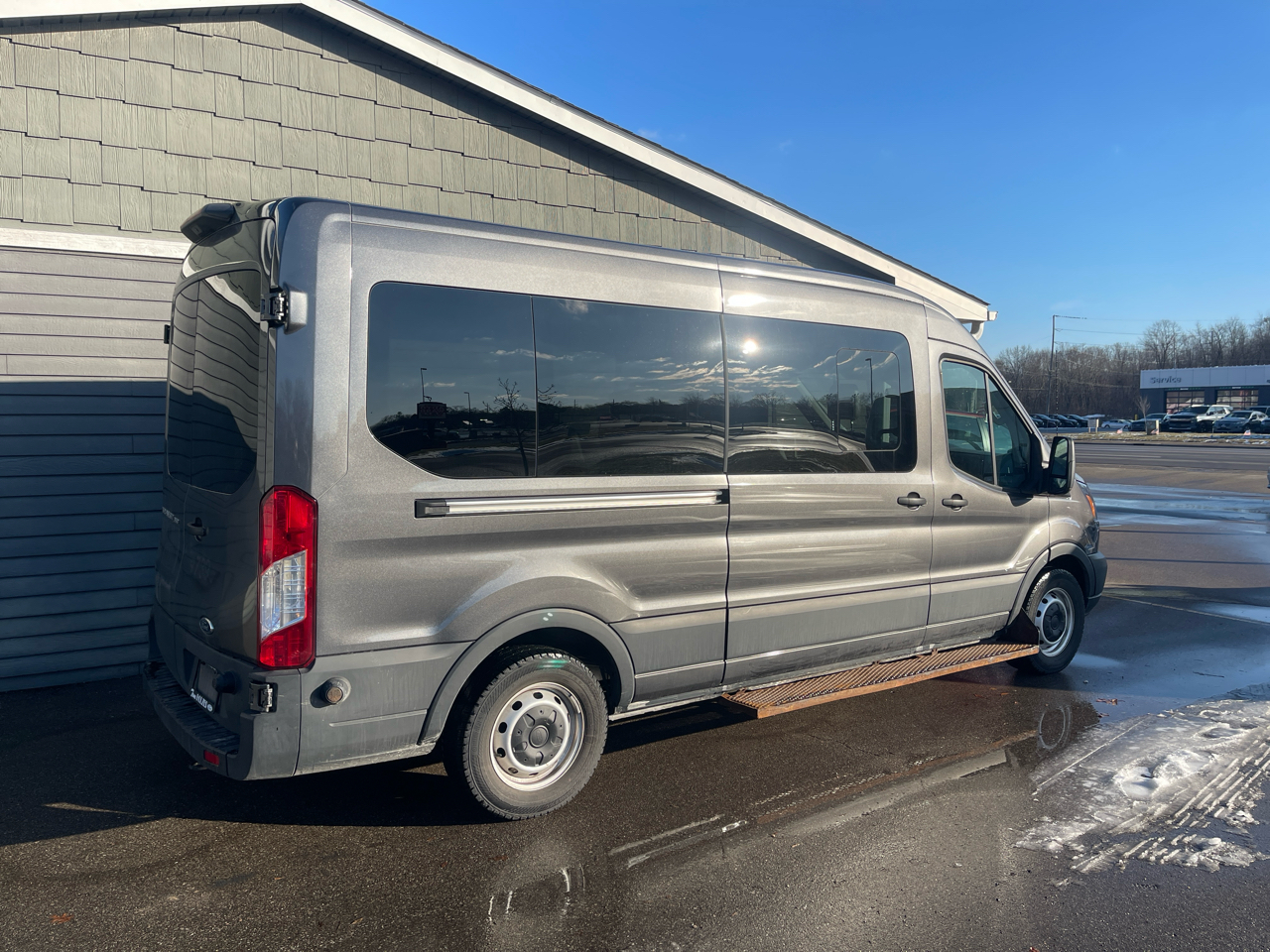 Ford Transit Passenger Wagon T-350 148" Med Roof XLT Sliding RH Dr 2019