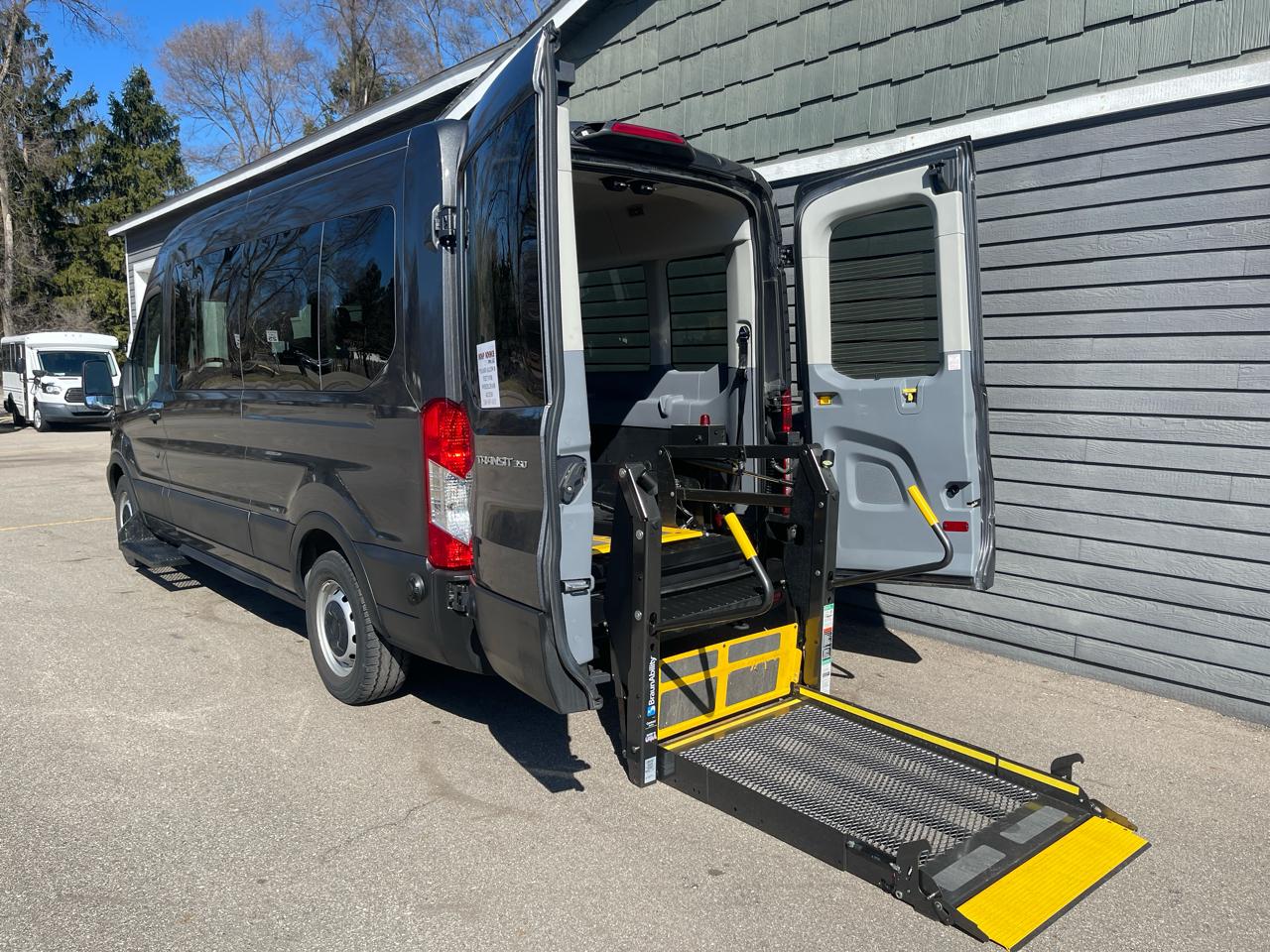 Ford Transit Passenger Wagon T-350 148" Med Roof XL Sliding RH Dr 2019