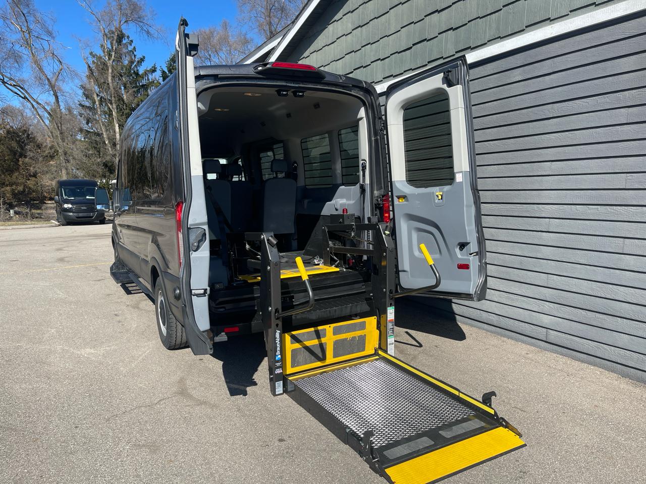 Ford Transit Passenger Wagon T-350 148" Med Roof XL Sliding RH Dr 2019