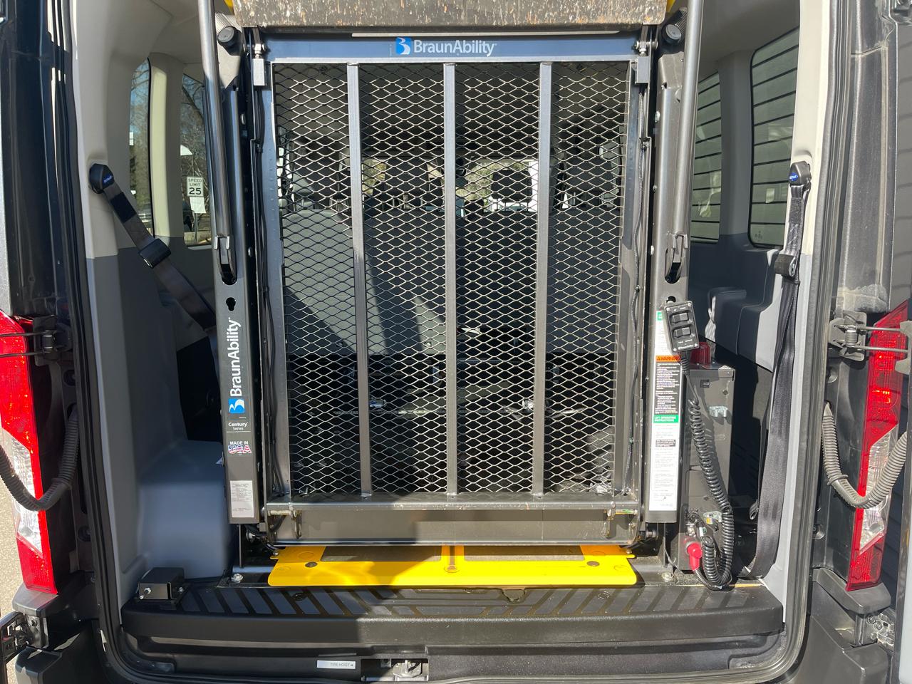 Ford Transit Passenger Wagon T-350 148" Med Roof XL Sliding RH Dr 2019