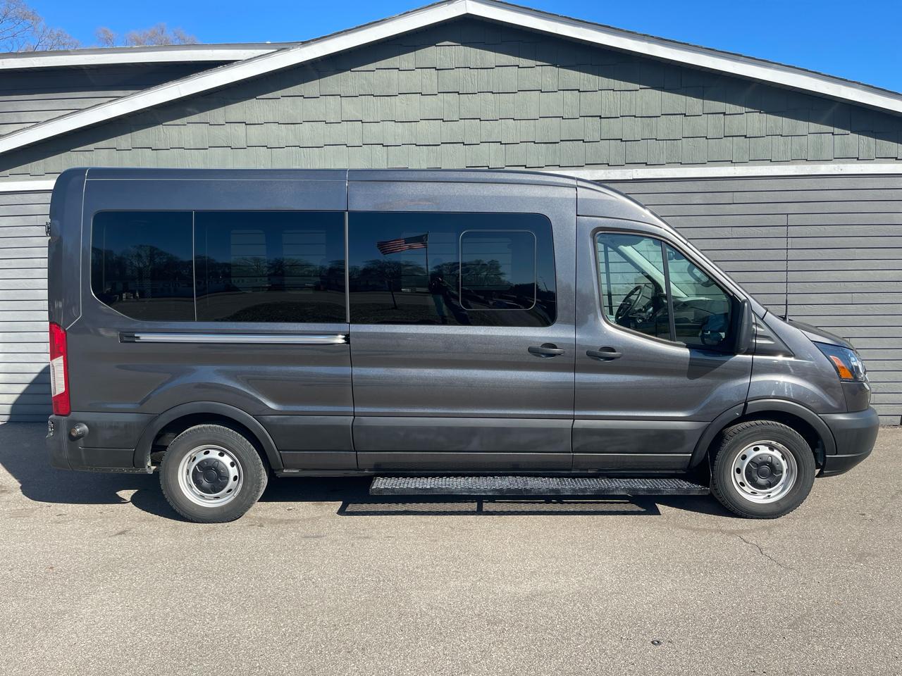 Ford Transit Passenger Wagon T-350 148" Med Roof XL Sliding RH Dr 2019