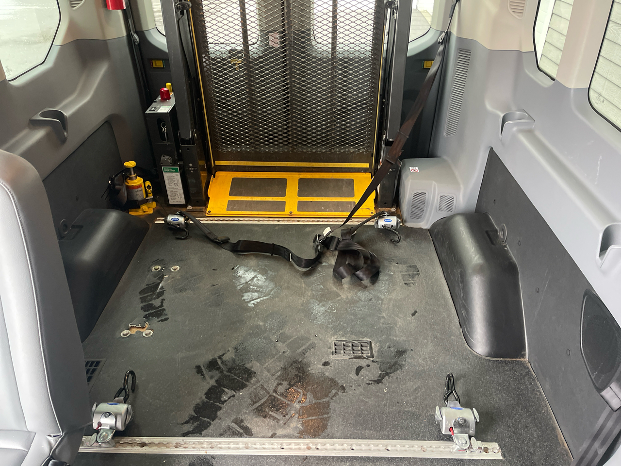 Ford Transit Passenger Wagon T-350 148" Med Roof XLT Sliding RH Dr 2019