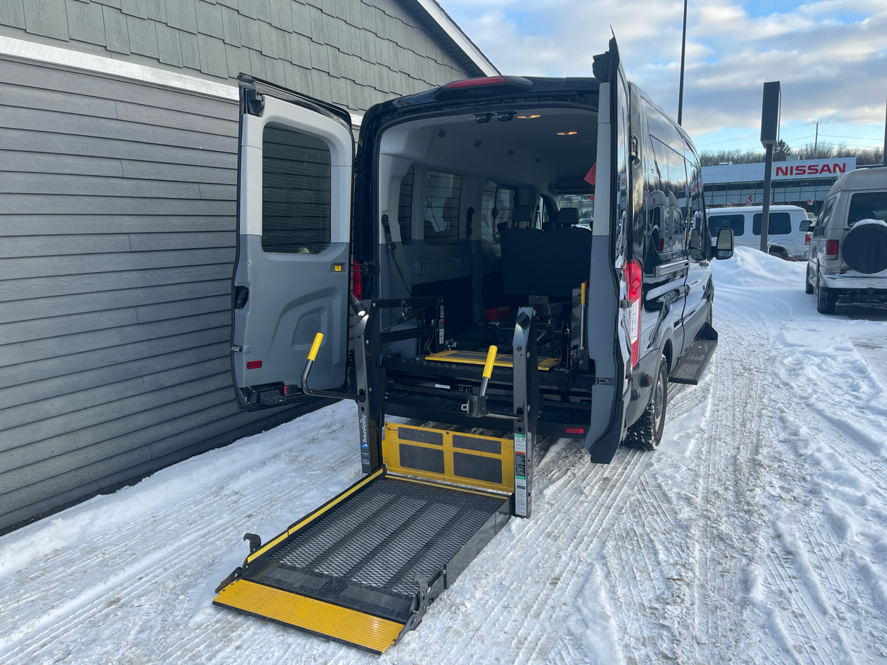 Ford Transit Passenger Wagon T-350 148" Med Roof XL Sliding RH Dr 2019