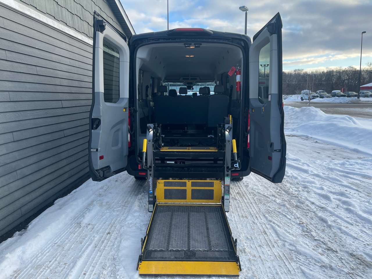 Ford Transit Passenger Wagon T-350 148" Med Roof XL Sliding RH Dr 2019