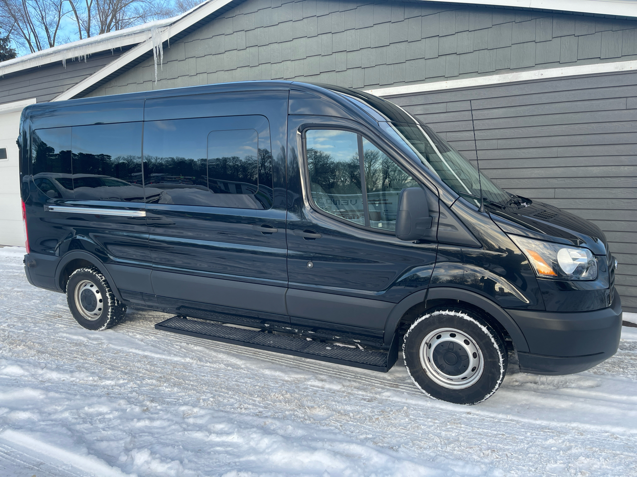 Ford Transit Passenger Wagon T-350 148" Med Roof XL Sliding RH Dr 2019