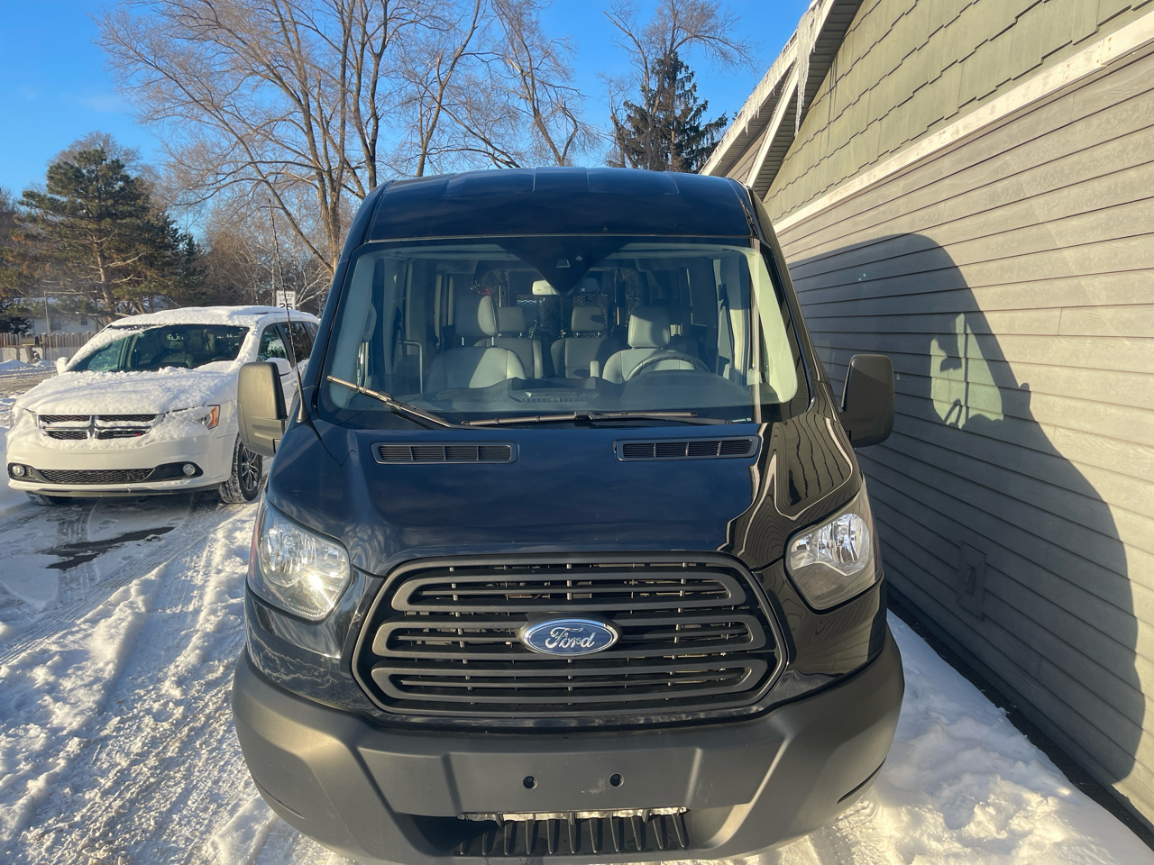 Ford Transit Passenger Wagon T-350 148" Med Roof XL Sliding RH Dr 2019