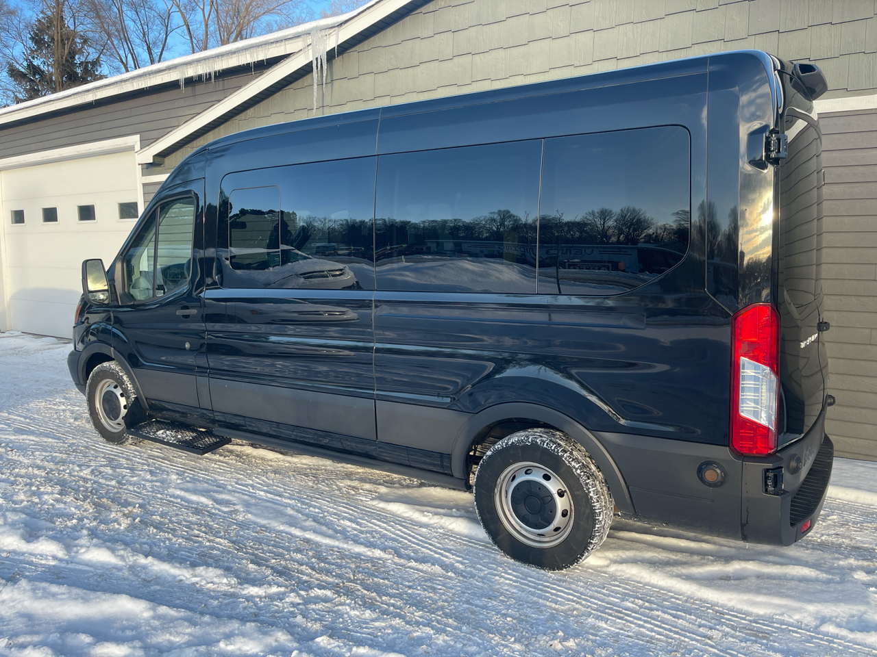 Ford Transit Passenger Wagon T-350 148" Med Roof XL Sliding RH Dr 2019