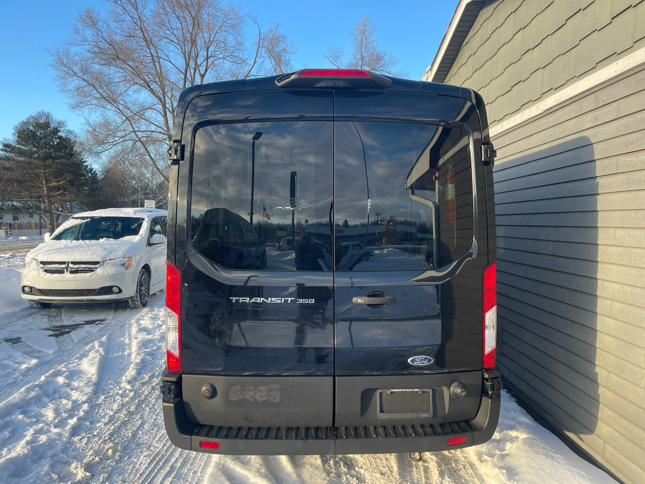 Ford Transit Passenger Wagon T-350 148" Med Roof XL Sliding RH Dr 2019