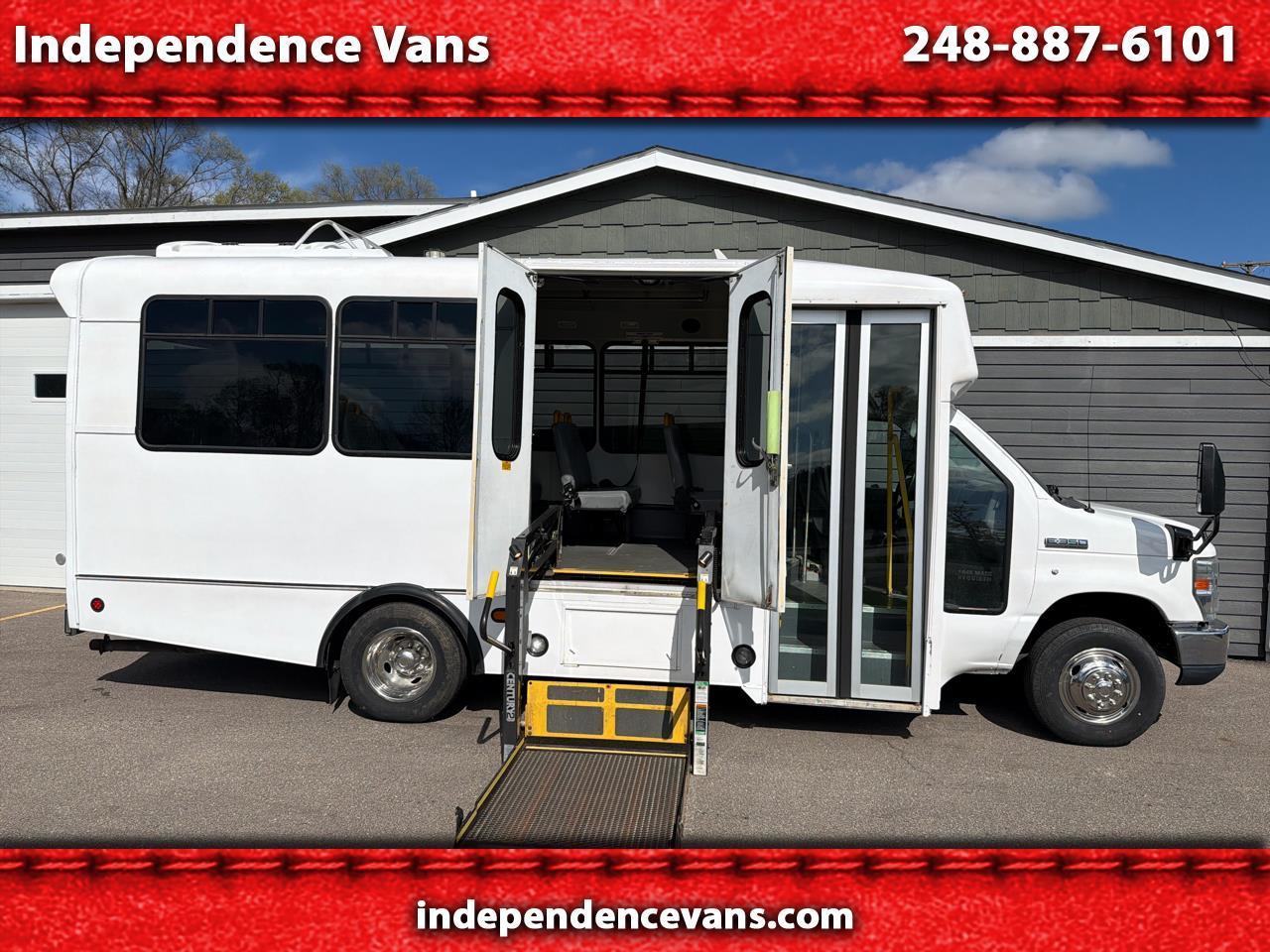 2012 Ford Econoline Commercial Cutaway E-450 Super Duty 158" DRW