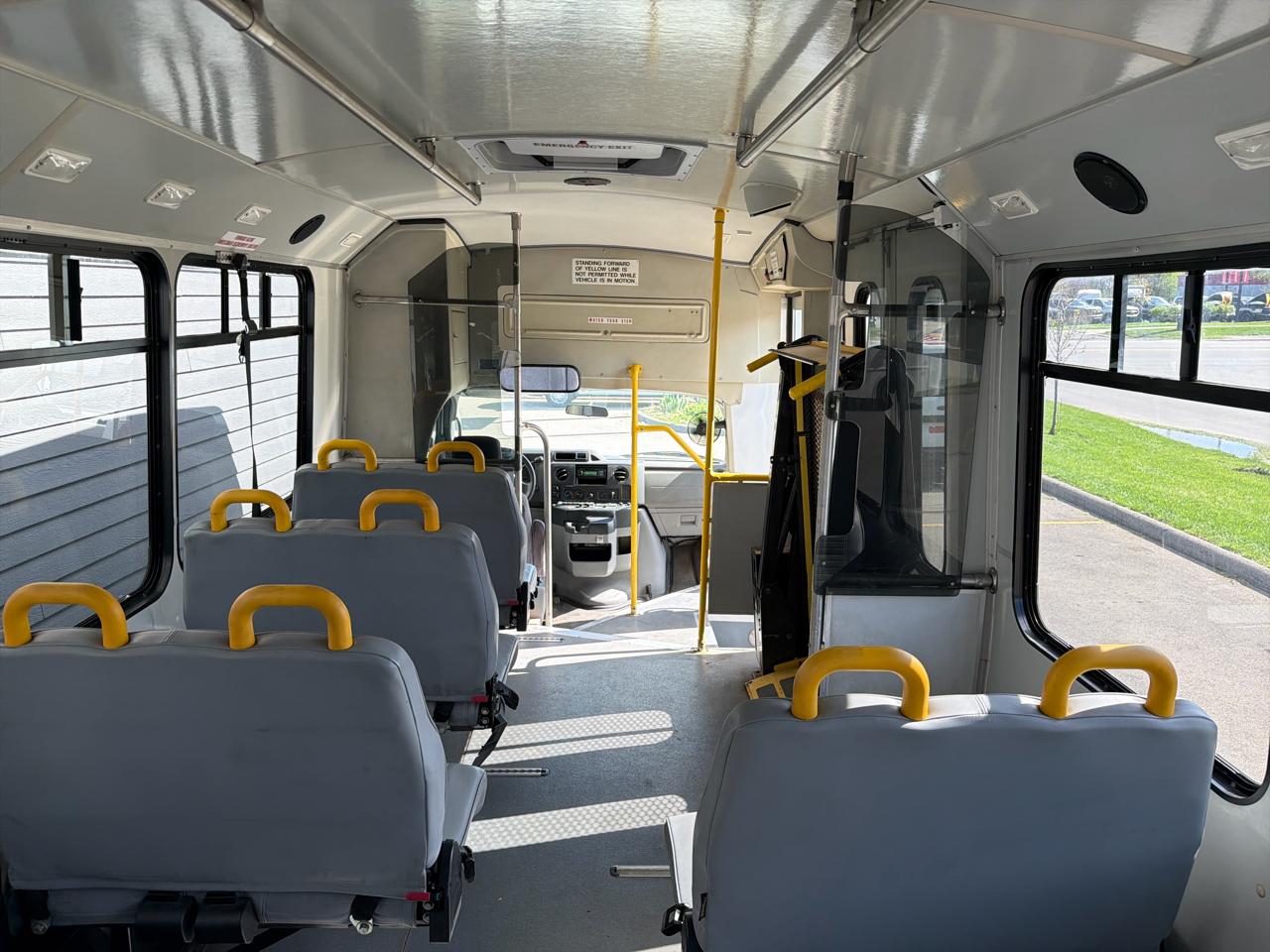 Ford Econoline Commercial Cutaway E-450 Super Duty 158" DRW 2012