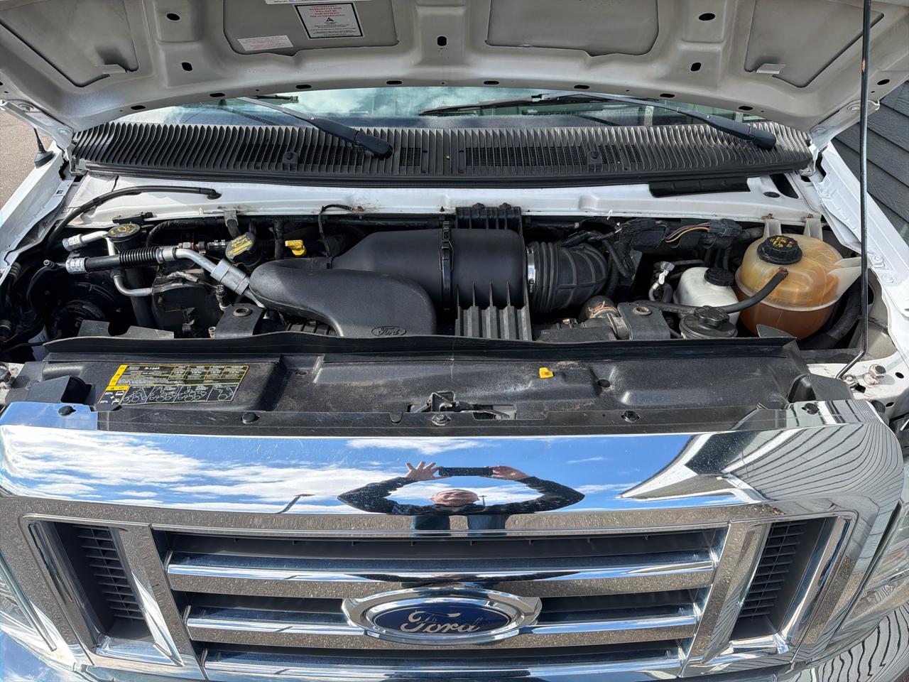 Ford Econoline Commercial Cutaway E-450 Super Duty 158" DRW 2012