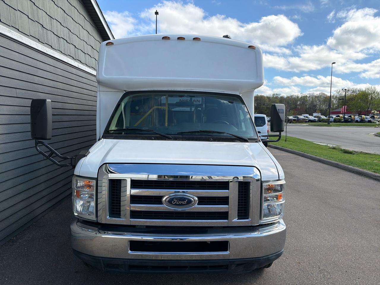 Ford Econoline Commercial Cutaway E-450 Super Duty 158" DRW 2012