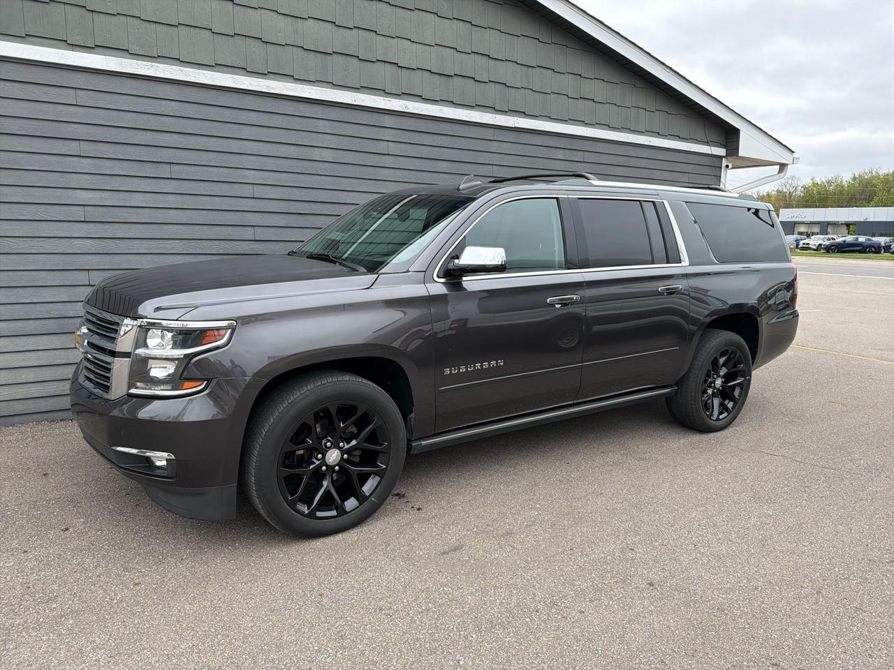 Chevrolet Suburban 4WD 4dr 1500 Premier 2017