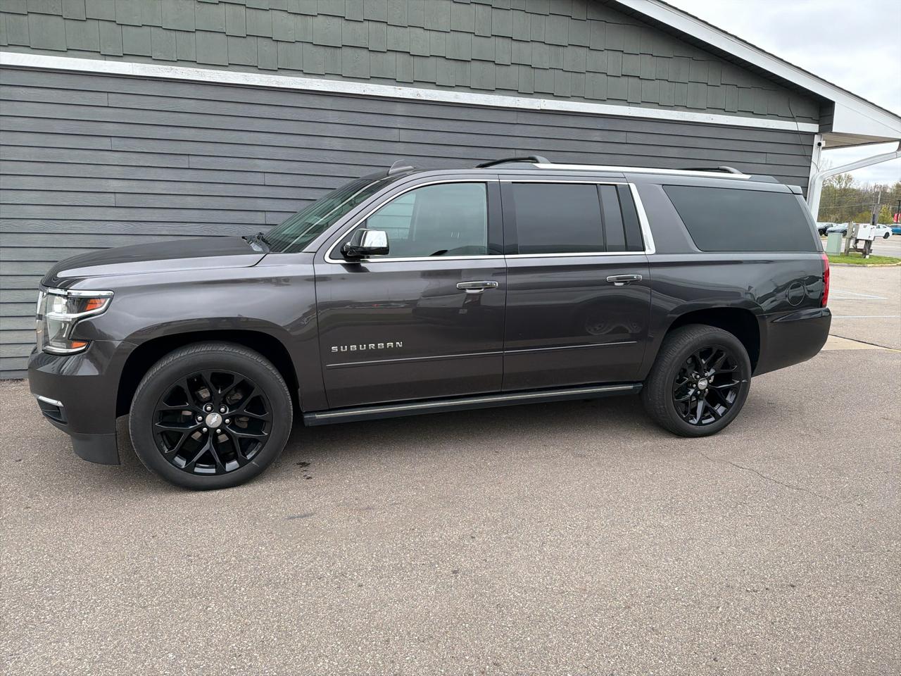 Chevrolet Suburban 4WD 4dr 1500 Premier 2017