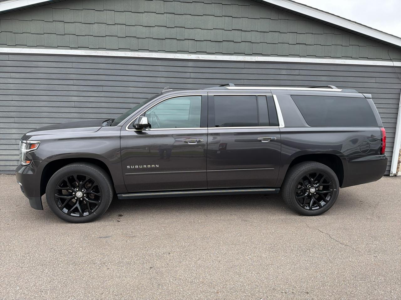 Chevrolet Suburban 4WD 4dr 1500 Premier 2017