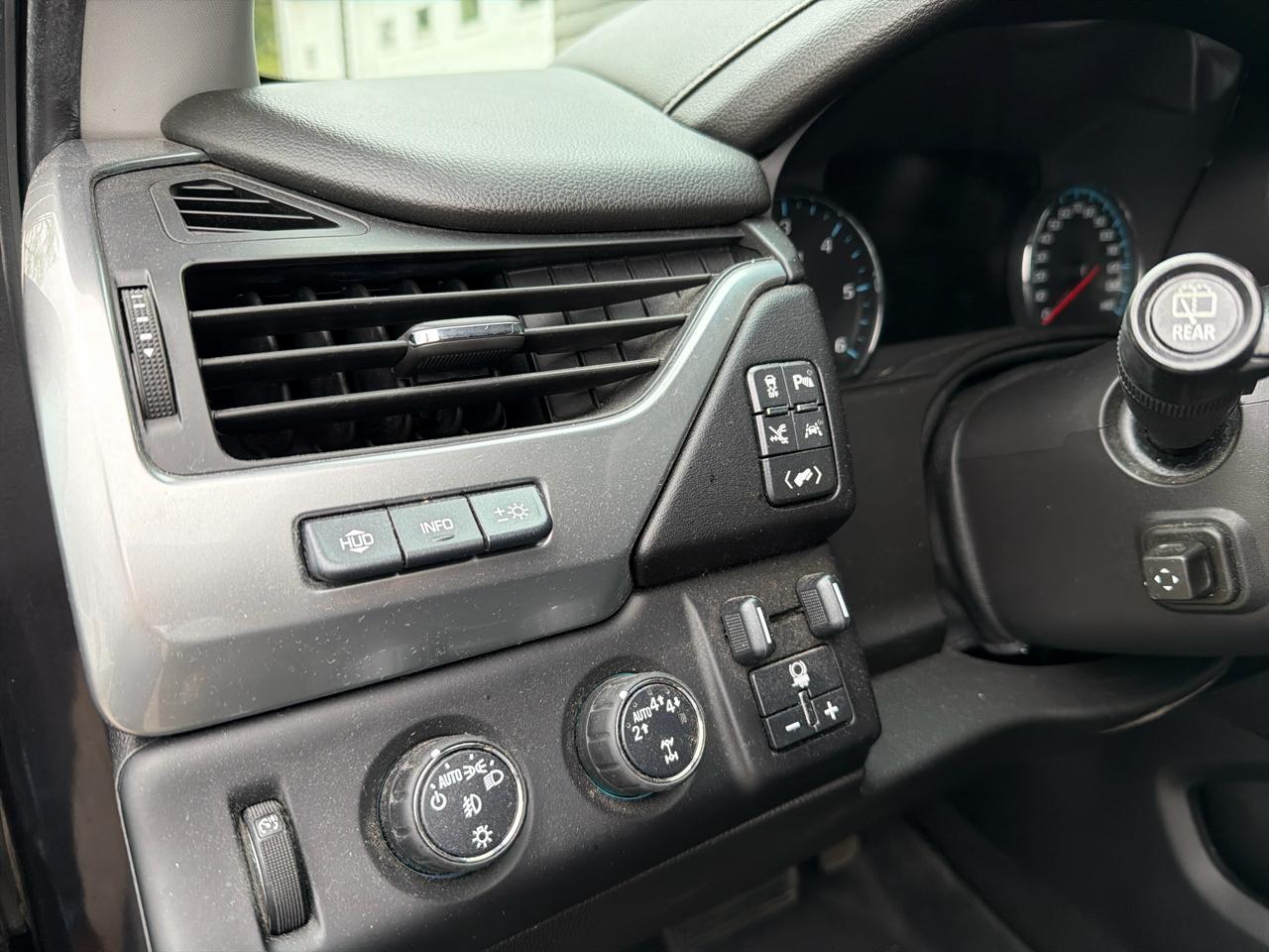 Chevrolet Suburban 4WD 4dr 1500 Premier 2017