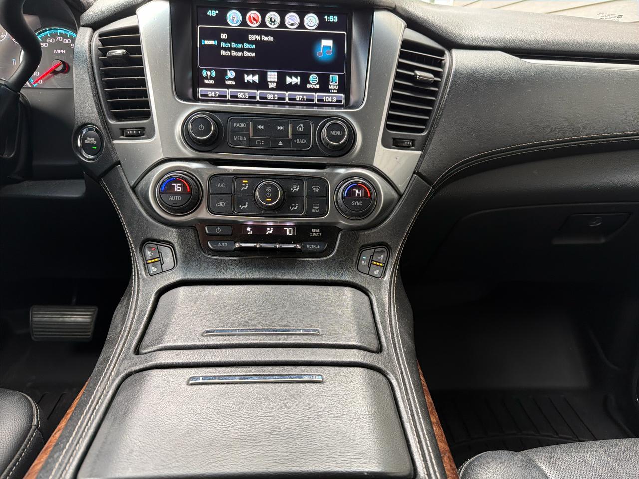 Chevrolet Suburban 4WD 4dr 1500 Premier 2017