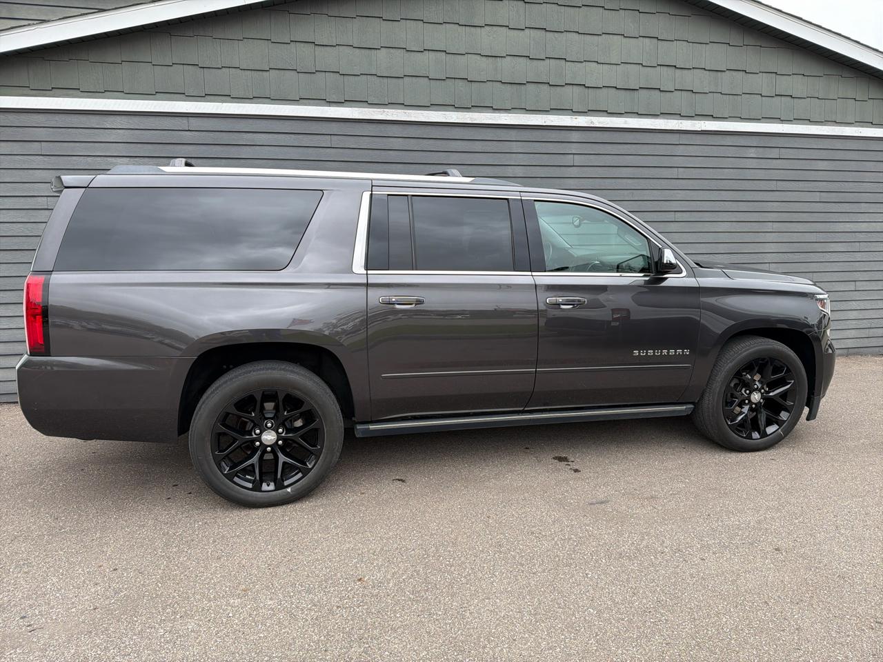 Chevrolet Suburban 4WD 4dr 1500 Premier 2017