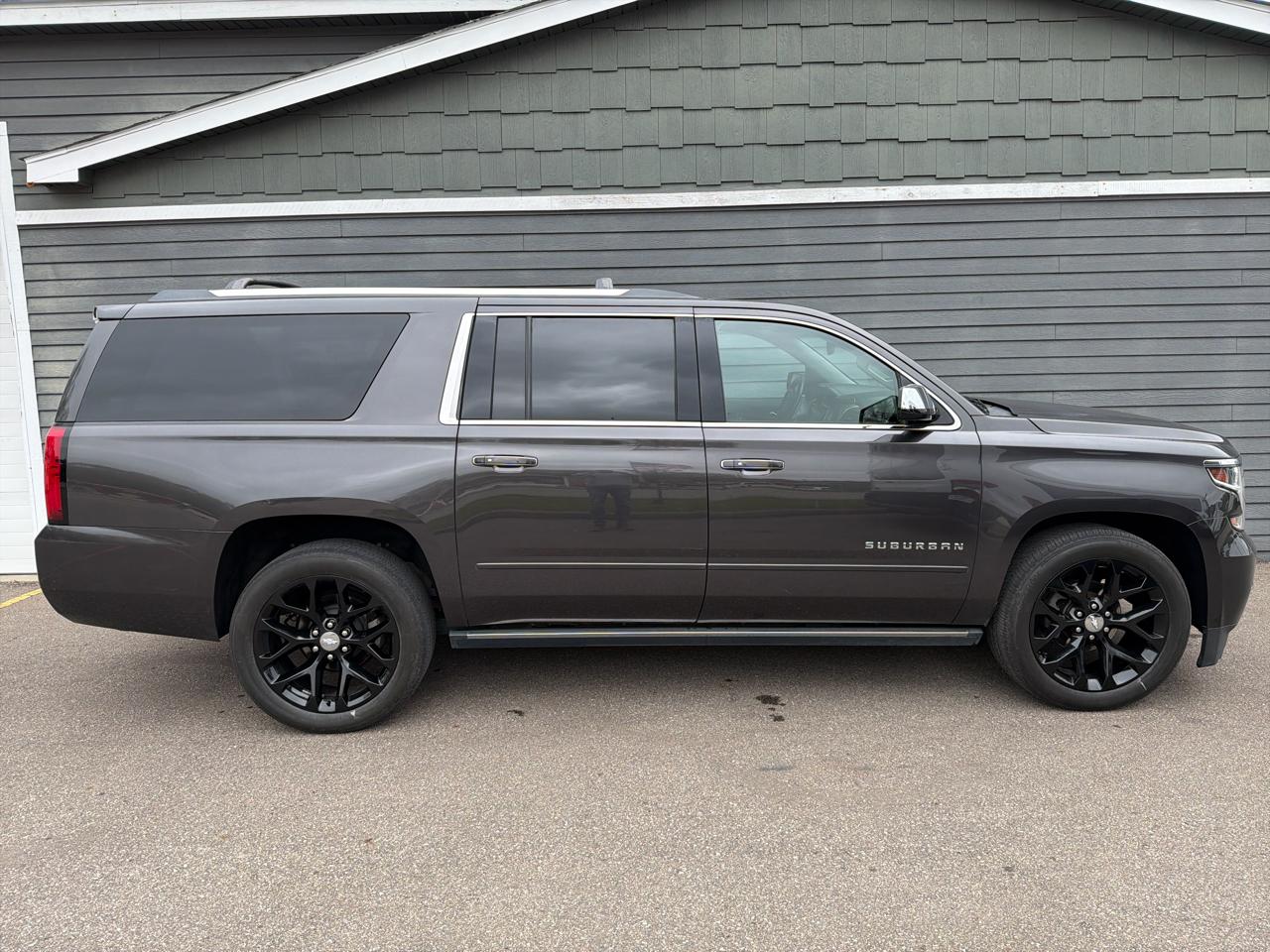 Chevrolet Suburban 4WD 4dr 1500 Premier 2017