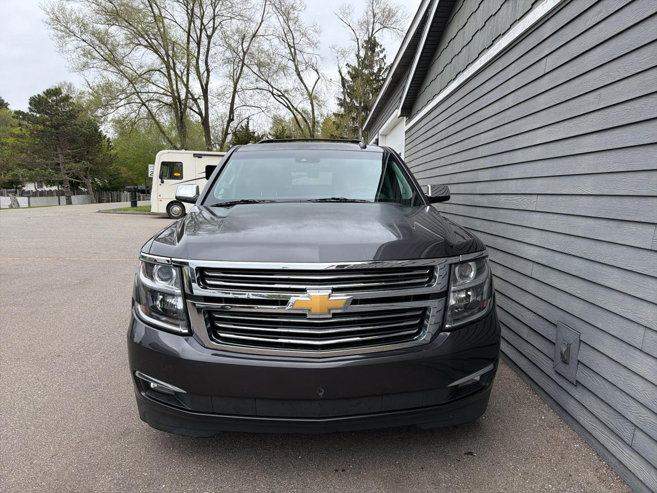 Chevrolet Suburban 4WD 4dr 1500 Premier 2017