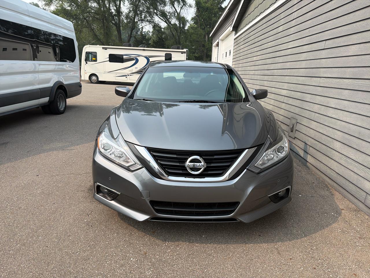 Nissan Altima 2.5 SV Sedan 2018