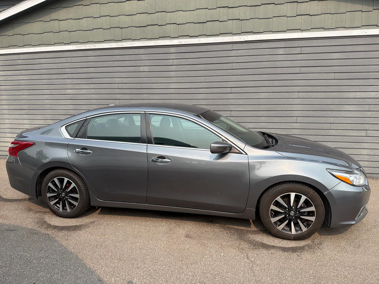 Nissan Altima 2.5 SV Sedan 2018