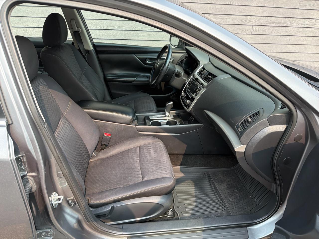 Nissan Altima 2.5 SV Sedan 2018