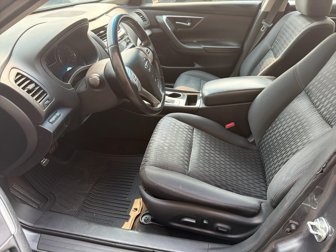 Nissan Altima 2.5 SV Sedan 2018