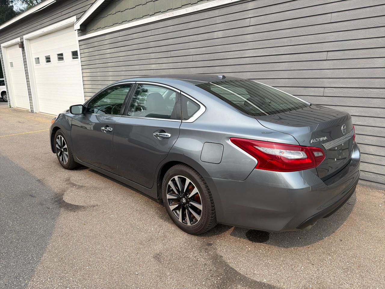 Nissan Altima 2.5 SV Sedan 2018