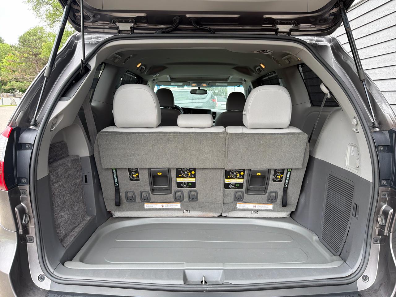 Toyota Sienna XLE Auto Access Seat FWD 7-Passenger (Natl) 2017