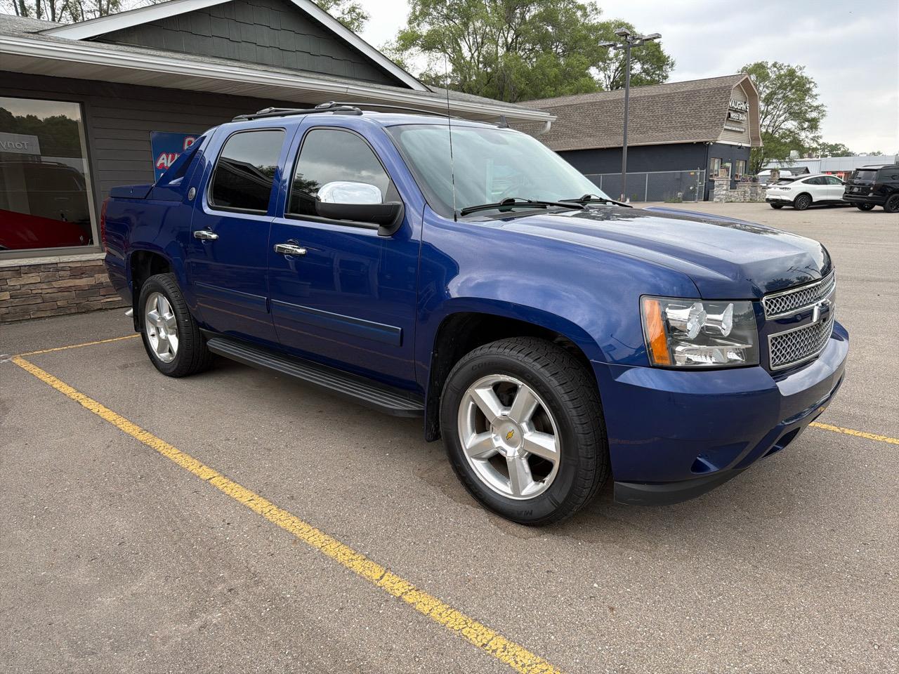 Chevrolet Avalanche  2013