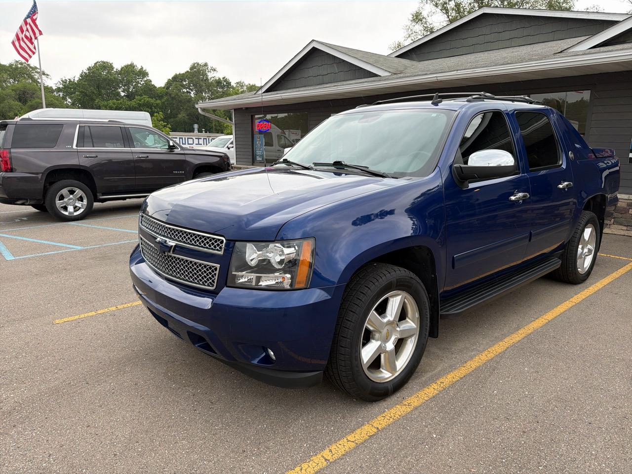 Chevrolet Avalanche  2013