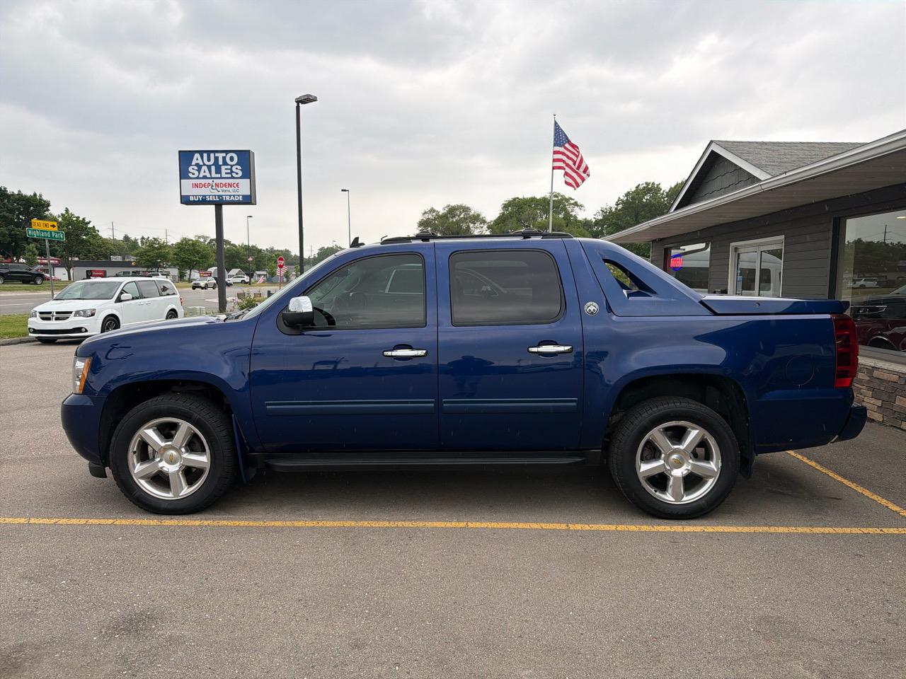 Chevrolet Avalanche  2013