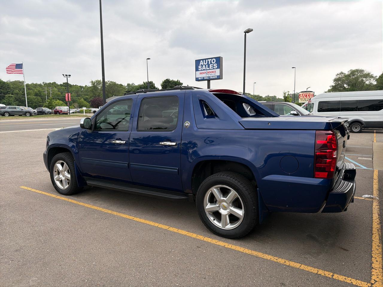 Chevrolet Avalanche  2013