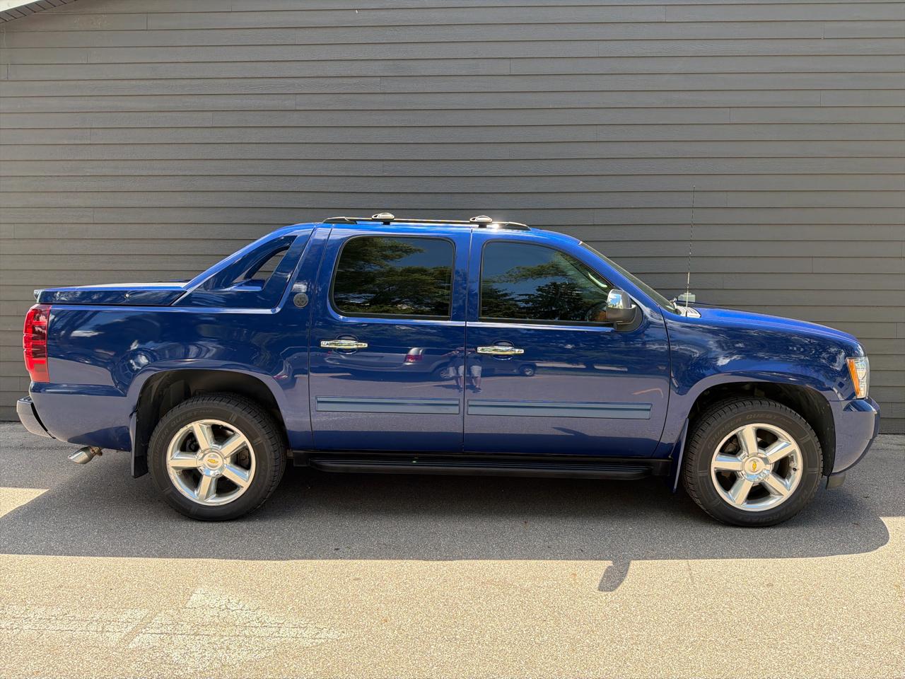 Chevrolet Avalanche  2013