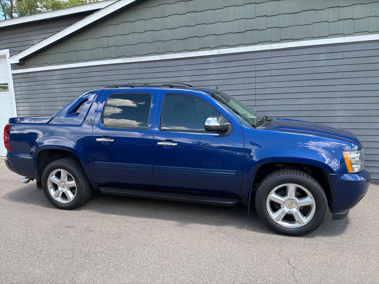 Chevrolet Avalanche  2013