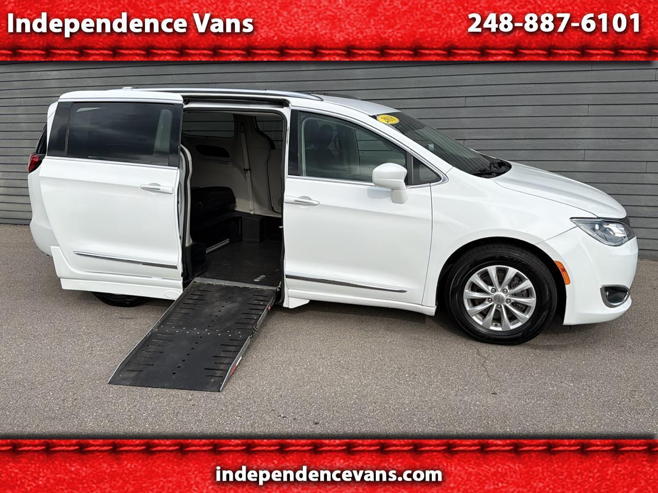 2018 Chrysler Pacifica Touring L FWD