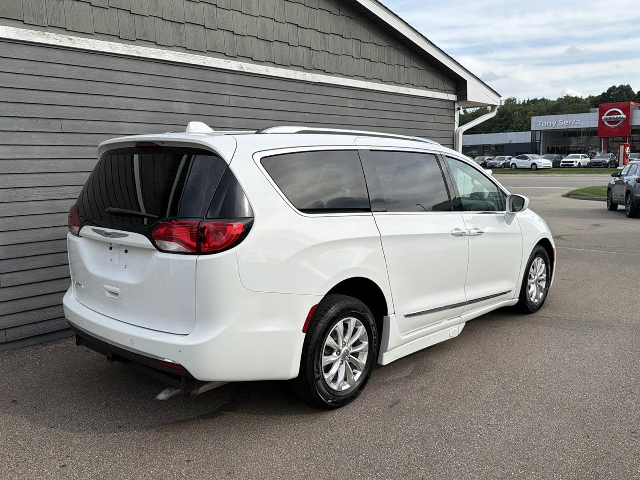 Chrysler Pacifica Touring L FWD 2018