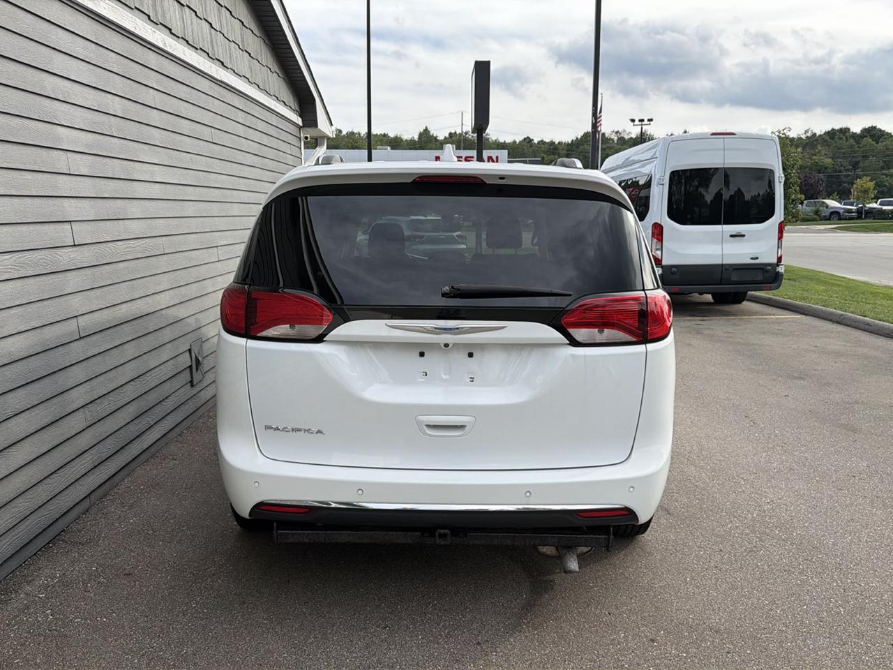 Chrysler Pacifica Touring L FWD 2018