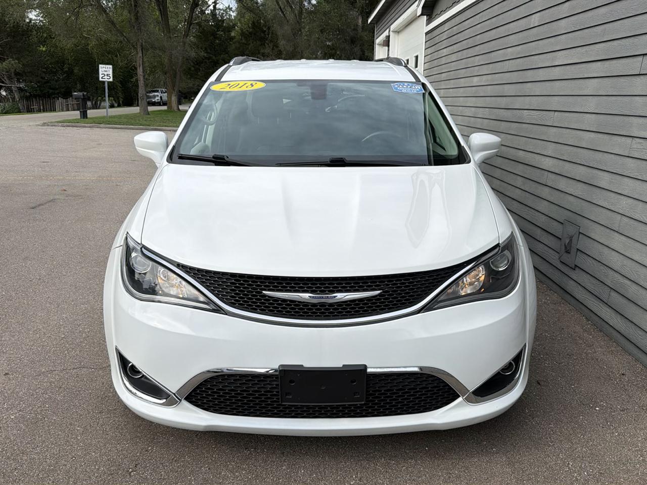 Chrysler Pacifica Touring L FWD 2018
