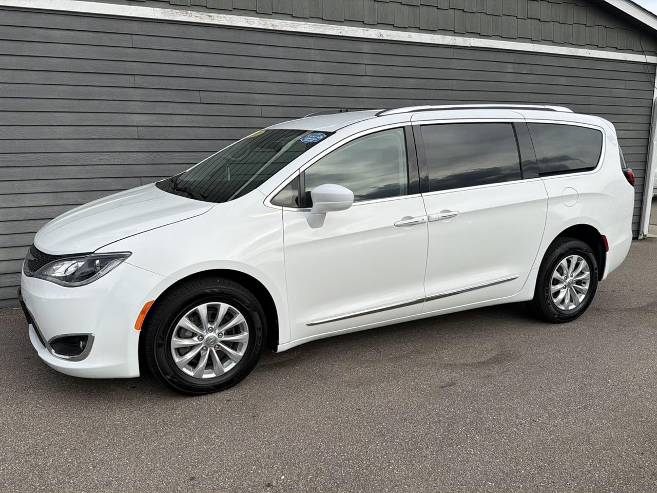 Chrysler Pacifica Touring L FWD 2018