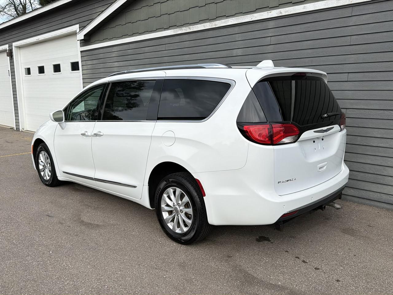 Chrysler Pacifica Touring L FWD 2018