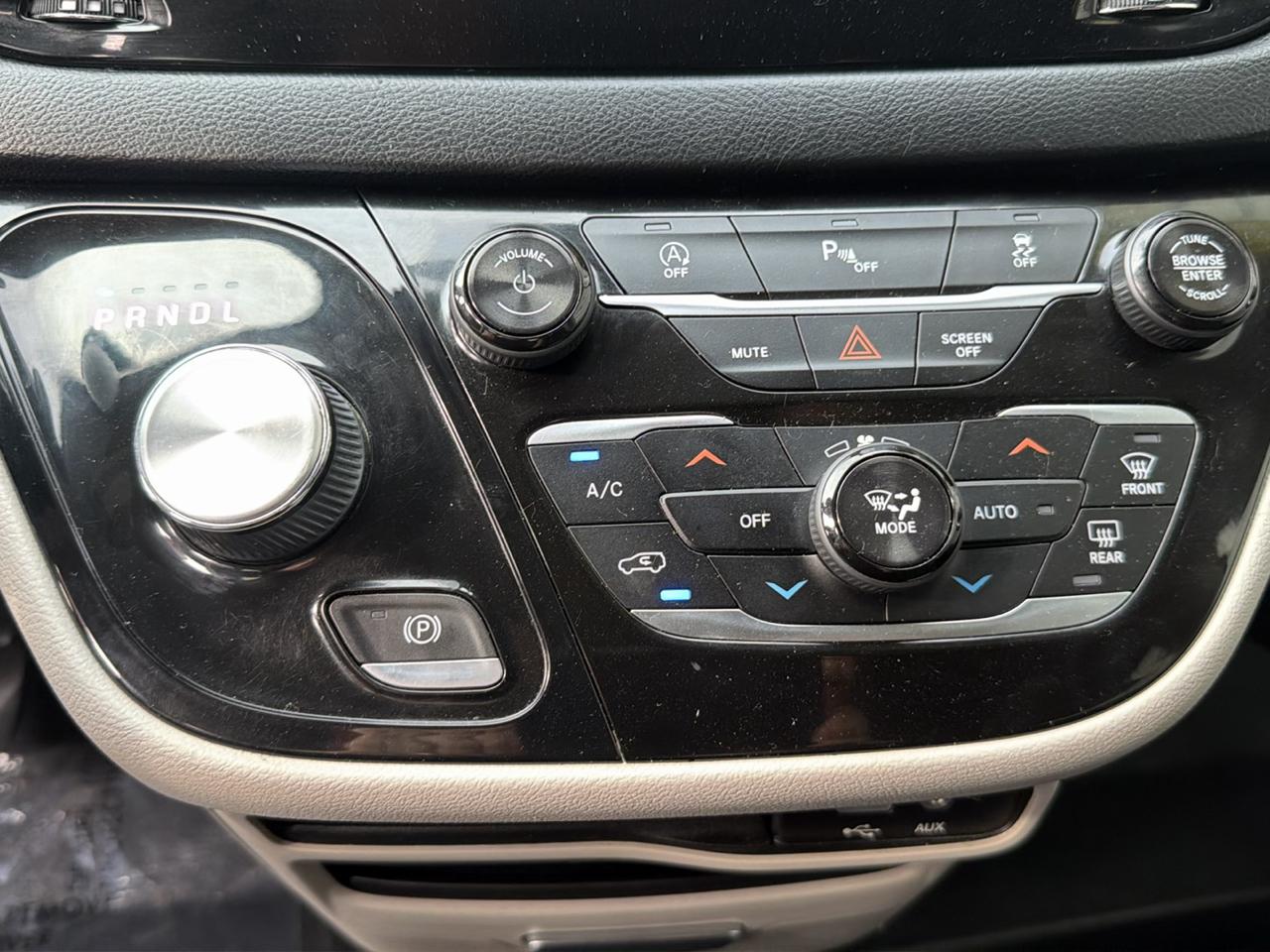 Chrysler Pacifica Touring L FWD 2018