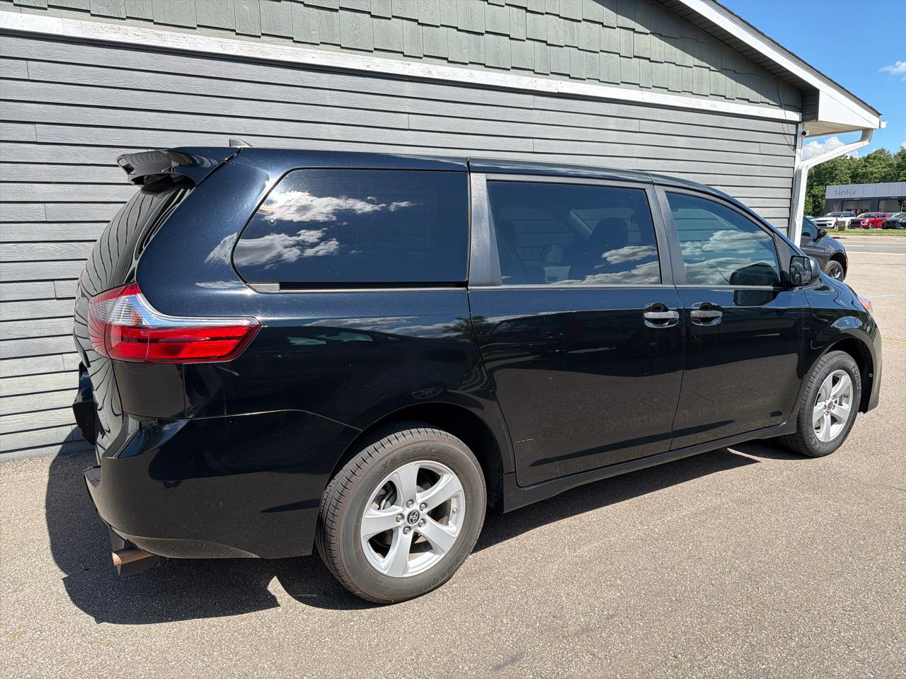 Toyota Sienna L FWD 7-Passenger (Natl) 2020