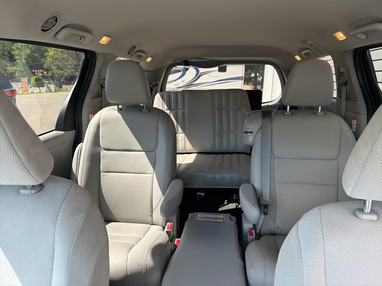 Toyota Sienna L FWD 7-Passenger (Natl) 2020